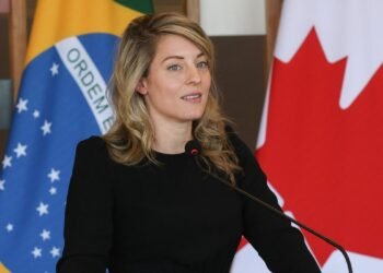 Mélanie Joly, chanceler canadense, se reúne com Lula