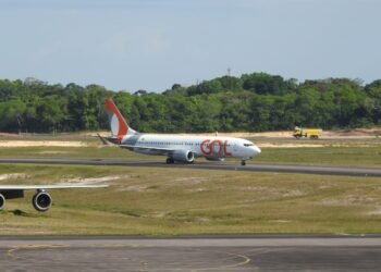 Avião Manaus pouso emergência
