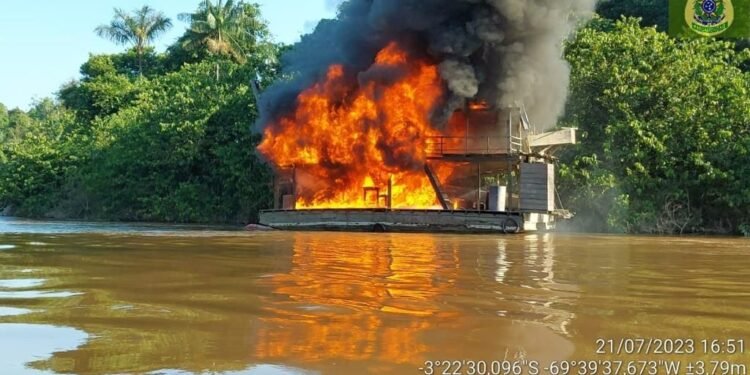 Dragas de garimpo ilegal são desmanteladas pelo CMA no Vale do Javari e Tríplice Fronteira