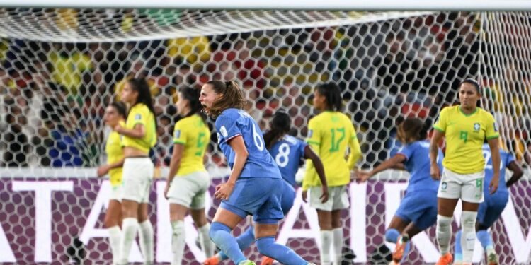 França e Brasil futebol feminino seleção