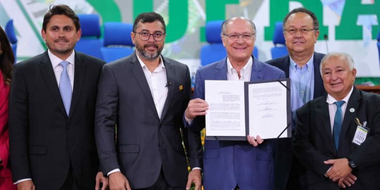Geraldo Alckmin assina contrato de gestão do Centro de Biotecnologia da Amazônia