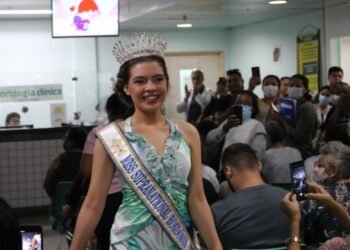 Pacientes oncológicos na Fundação Cecom recebem visita de Miss Rondônia (3)