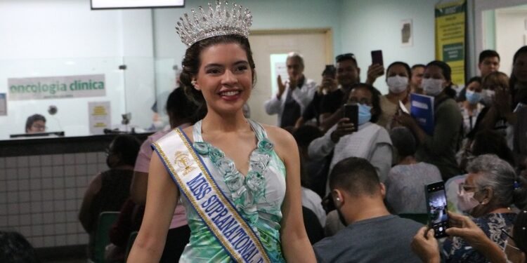 Pacientes oncológicos na Fundação Cecom recebem visita de Miss Rondônia (3)