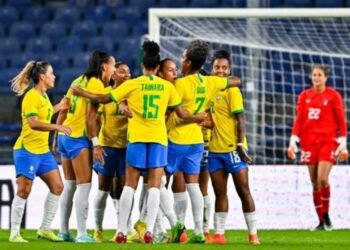 Órgão municipais terão horário de expediente alterado em dias de jogos do Brasil na Copa de Futebol Feminina