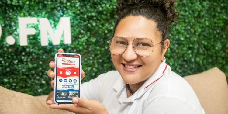Vivian-aixe o app ‘Rádio Rios FM’