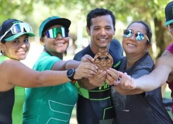 o município recebeu a equipe de triatletas no último fim de semana