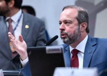 _ministro_de_minas_e_energia_alexandre_silveira_na_comissao_de_infraestrutura