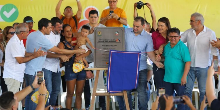 Wilson Lima inaugura loteamento na estrada do Guaranatuba, em Maués