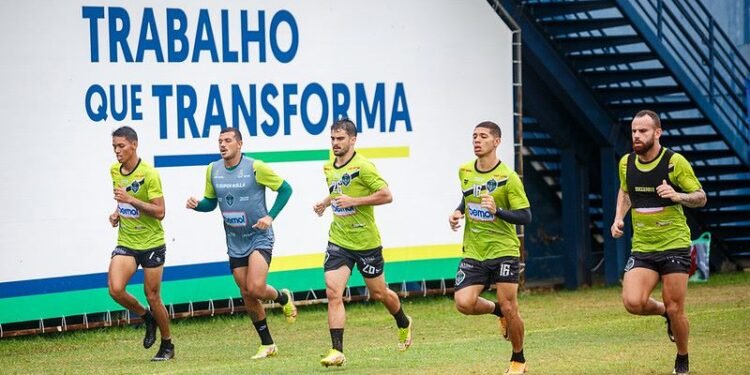 Com rivalidade à prova, Manaus e Remo duelam por permanência na Série C