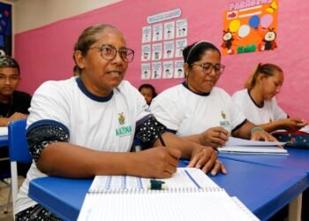 Transferência e matrícula de novos alunos do EJA acontece na sexta-feira, 4/8