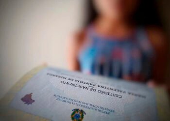 Certidão de nascimento crianças Amazonas
