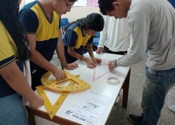 Estudantes do AM ganham medalha de ouro em competição internacional de Matemática, na França