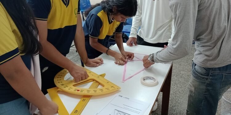 Estudantes do AM ganham medalha de ouro em competição internacional de Matemática, na França