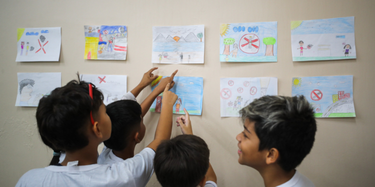 FCecon promove concurso de desenhos e redação em escola da rede pública