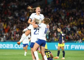 Copa do Mundo Feminina: Inglaterra elimina Colômbia e pega anfitriã Austrália na semifinal