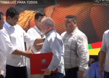 Lula agrega no mesmo palco desavenças políticas do Amazonas; clima quente nos bastidores