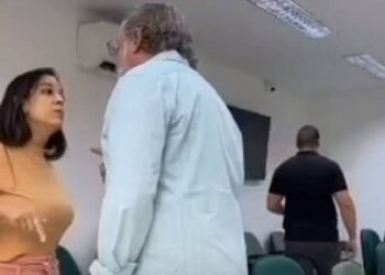 'você sente ali e se comporte', ordena prefeito de Ilhabela a vereadora