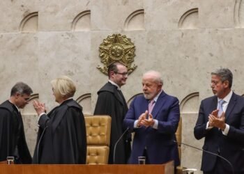 Cristiano Zanin é empossado como ministro do STF