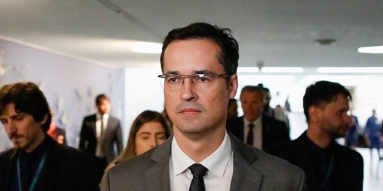 Deltan desiste de recurso ao STF para recuperar mandato