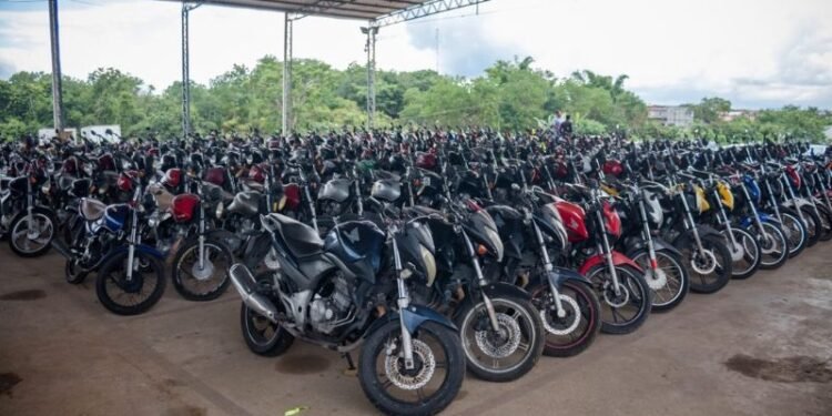 Isaque-Ramos-patio-Detran