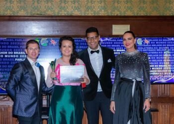 KArine Aguiar cantora amazonense