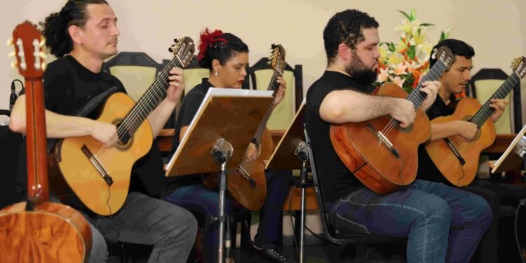 Orquestra-de-Violoes-do-Amazonas