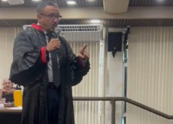 Promotor cadela advogado