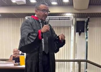 Promotor férias Amazonas cadela