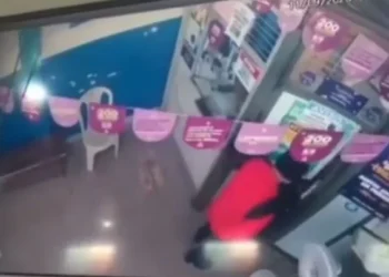 atendente-leva-tiro-no-rosto