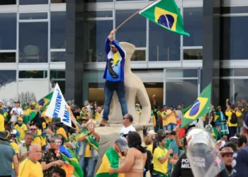 atos-antidemocraticos