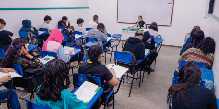 Educação básica Brasil Manaus