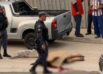 Na frente do pai, homem é morto a tiros no Alvorada