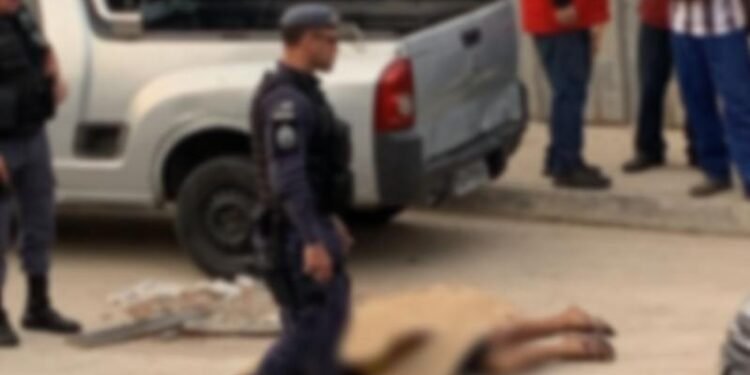 Na frente do pai, homem é morto a tiros no Alvorada