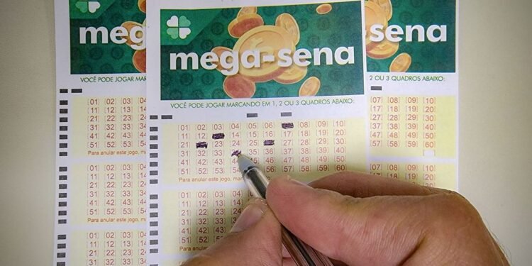 Acumulada, Mega-Sena deve pagar R$ 48 milhões