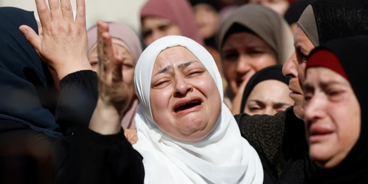 Confrontos aumentam e palestinos mortos chegam a 64 na Cisjordânia