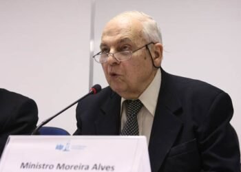 Ministro aposentado do STF, Moreira Alves, morre aos 90 anos