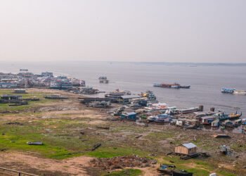 O Rio Negro agora está apenas a 1,27 metro de alcançar a cota mínima de 2010