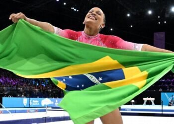 Rebeca Andrade supera Biles e conquista bicampeonato do salto no Mundial de Ginástica Artística