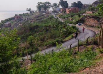 Comunidade Vila Nova recebe asfaltamento e iluminação em LED