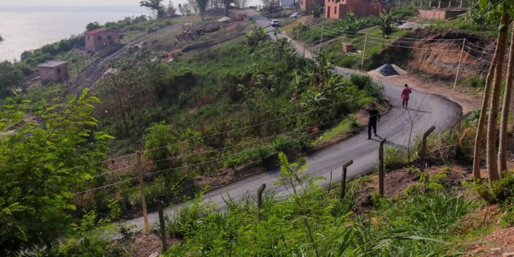 Comunidade Vila Nova recebe asfaltamento e iluminação em LED