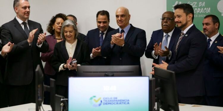 Eleições de 2024: TSE abre código-fonte de urna eletrônica