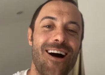 ator-faz-primeira-publicacao