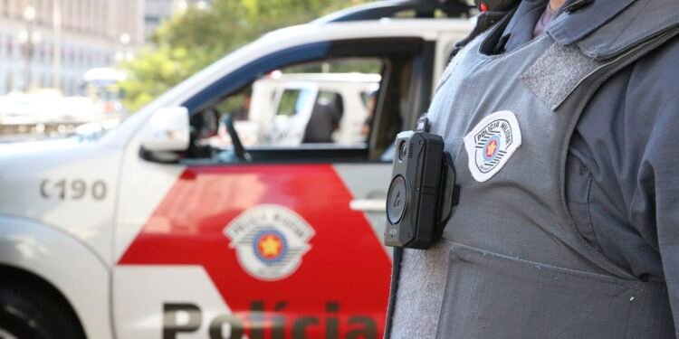 cameras_uniformes_de_policiais_militares