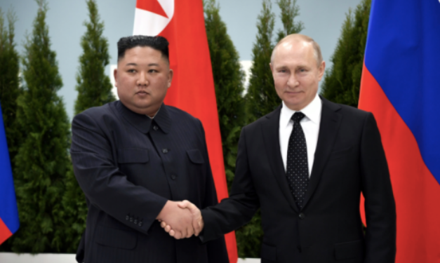 Casa Branca: Coreia do Norte entregou equipamentos e armas à Rússia para atacar Ucrânia