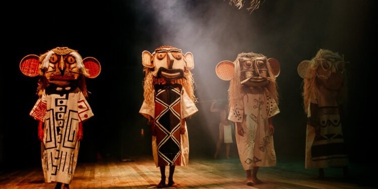 Teatros de Manaus ofertam espetáculos gratuitos neste fim de semana; confira