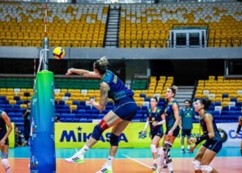 Seleção brasileira garante prata pan-americana no vôlei feminino