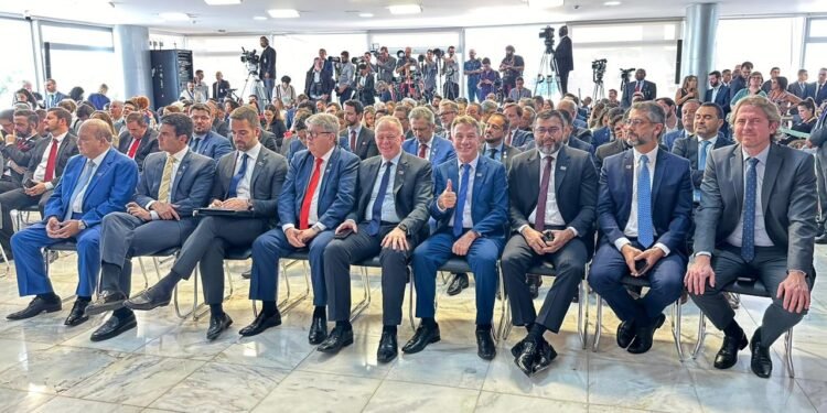 Wilson Lima é empossado no Conselho da Federação