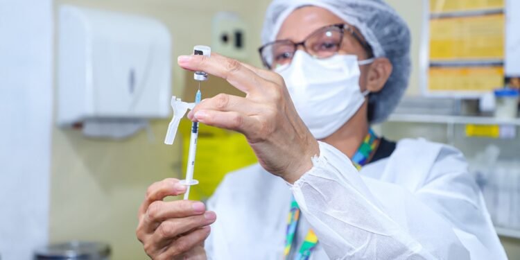 Manaus oferta vacinação contra Covid-19 em nove pontos neste sábado, 14