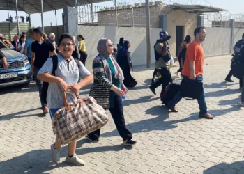 Mais 599 estrangeiros são autorizados a deixar Faixa de Gaza