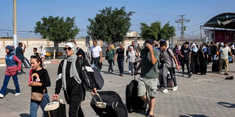 Brasileiros não estão na 2ª lista de autorizados a sair de Gaza, diz embaixada na Palestina